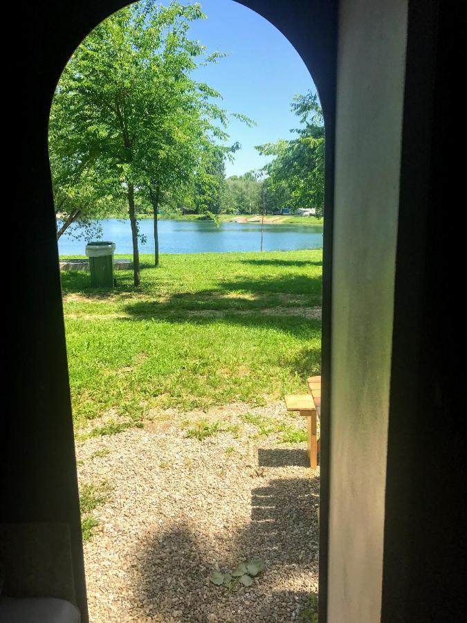 Camping Oaza Fehértemplom Kültér fotó