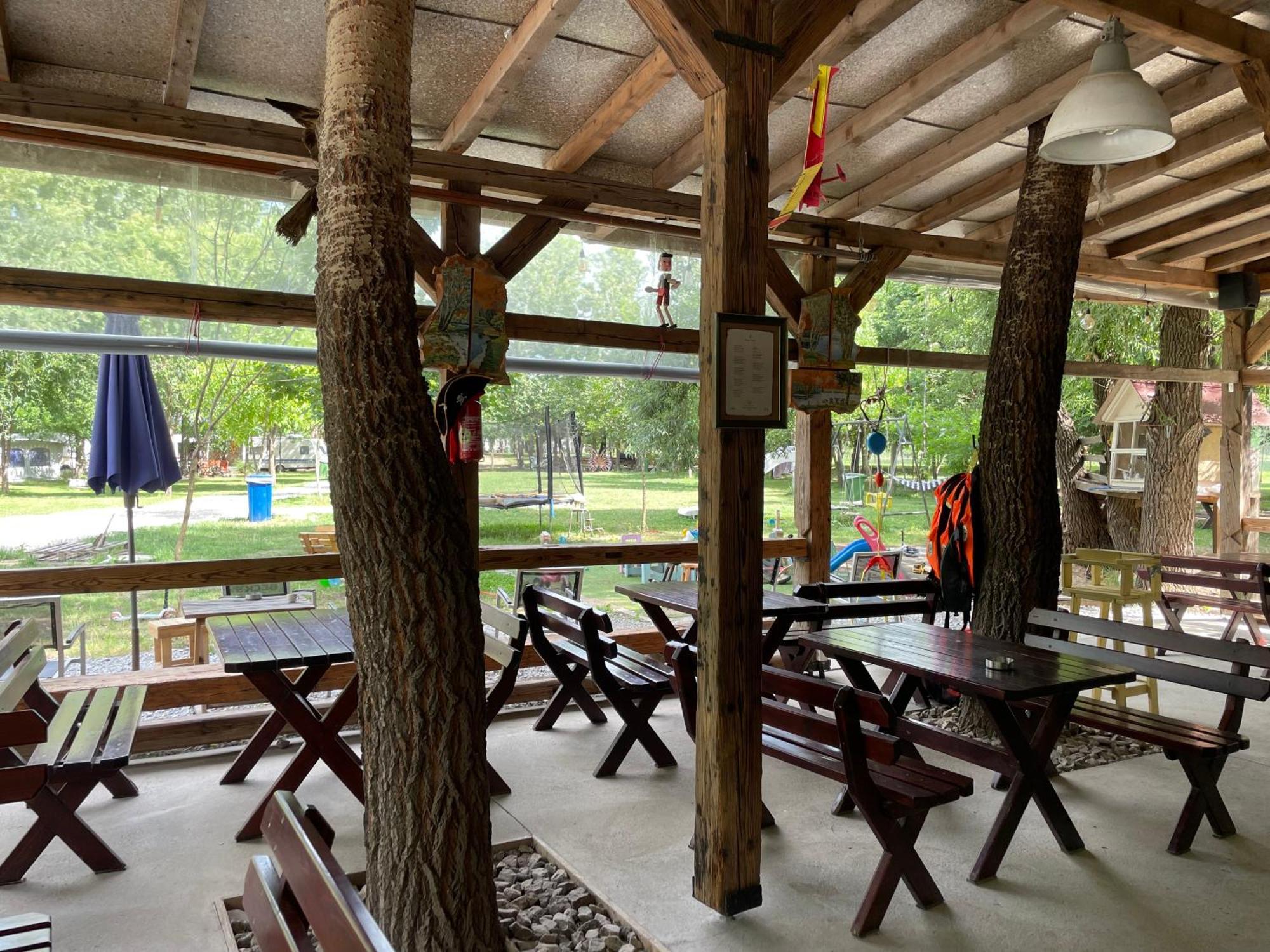 Camping Oaza Fehértemplom Kültér fotó