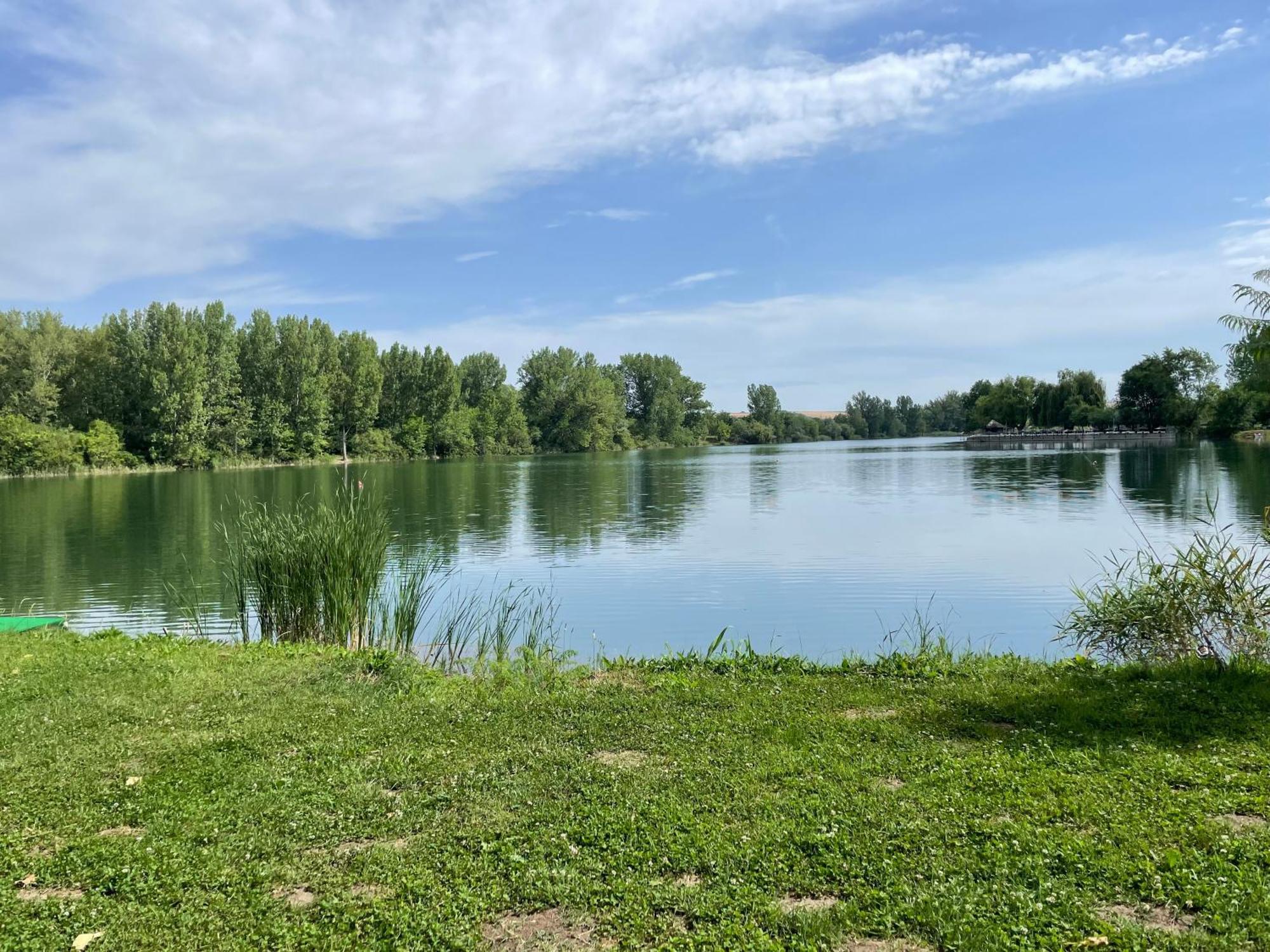 Camping Oaza Fehértemplom Kültér fotó
