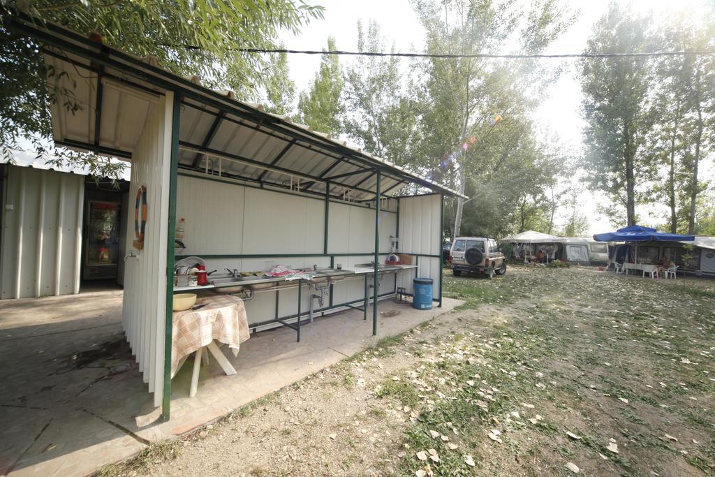 Camping Oaza Fehértemplom Kültér fotó